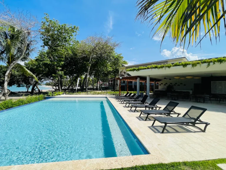 🏡 Living in a Gated Community vs Traditional Housing in Puerto Plata